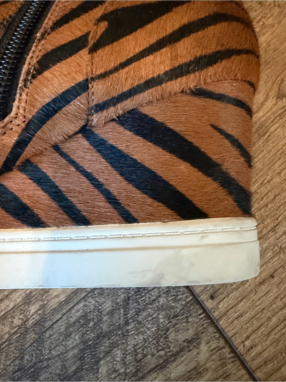 Linea Paolo Anna Tiger Print Calf Hair Wedge Sneaker Bootie Size 7.5 M - Picture 12 of 12